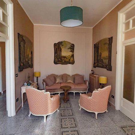 Luxury Suite Vitruvio 55 Formia Exterior foto
