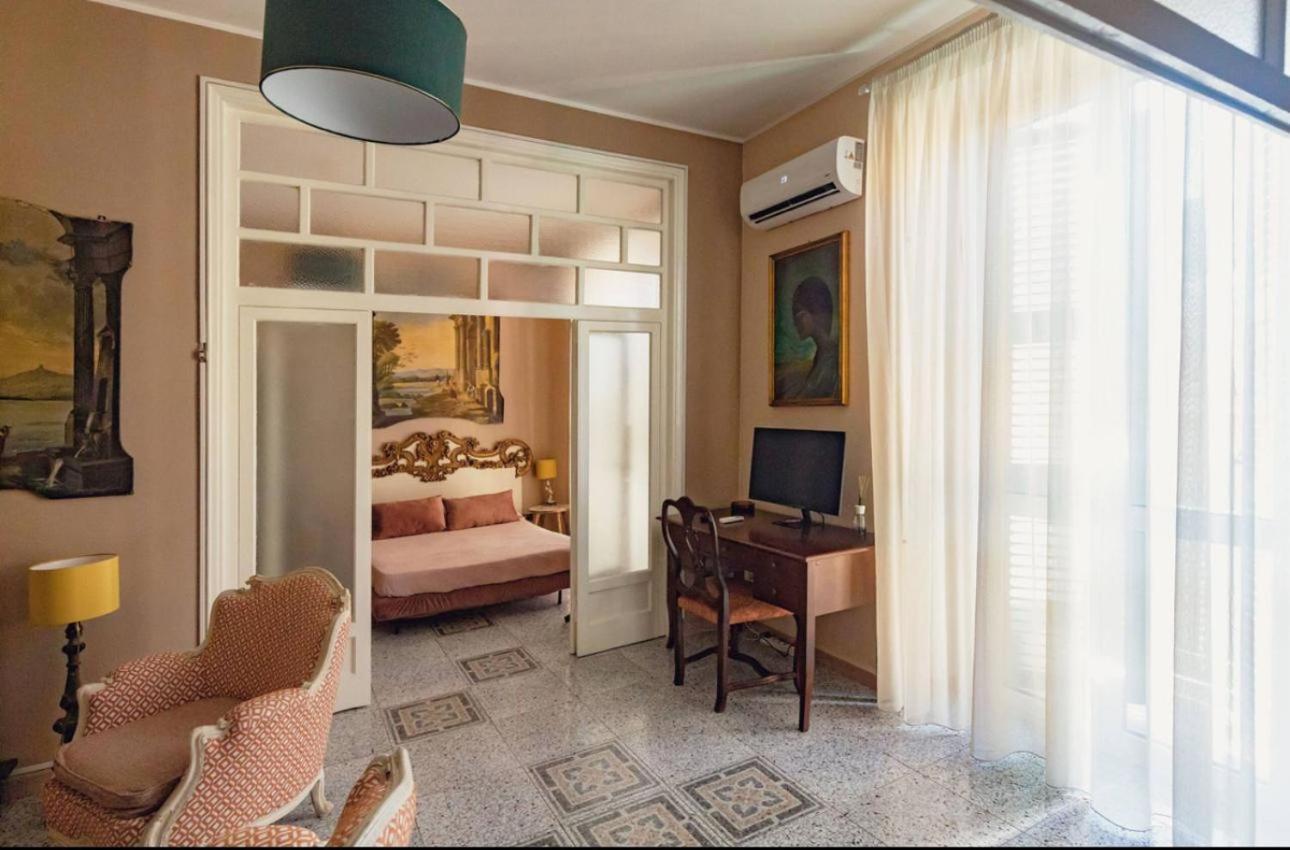 Luxury Suite Vitruvio 55 Formia Exterior foto