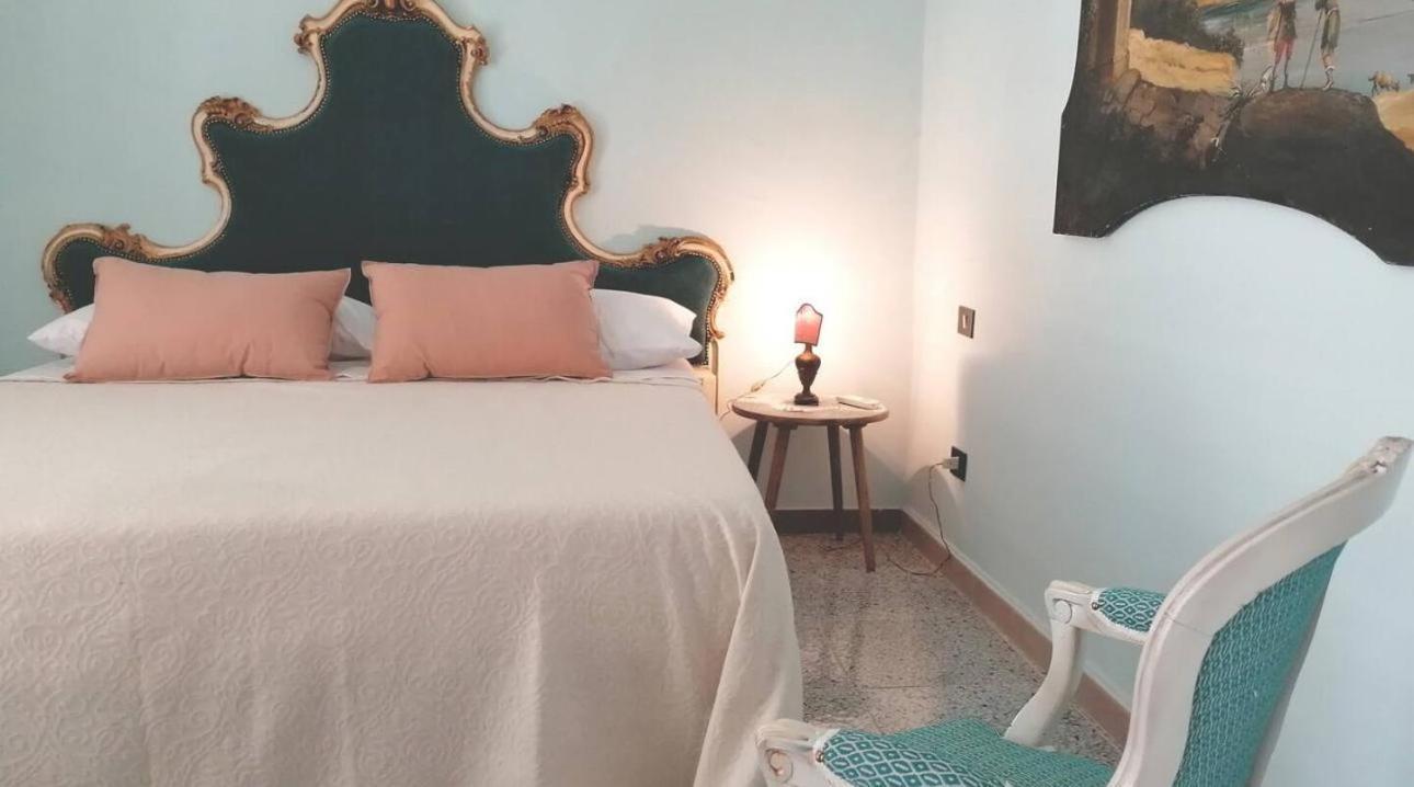 Luxury Suite Vitruvio 55 Formia Exterior foto