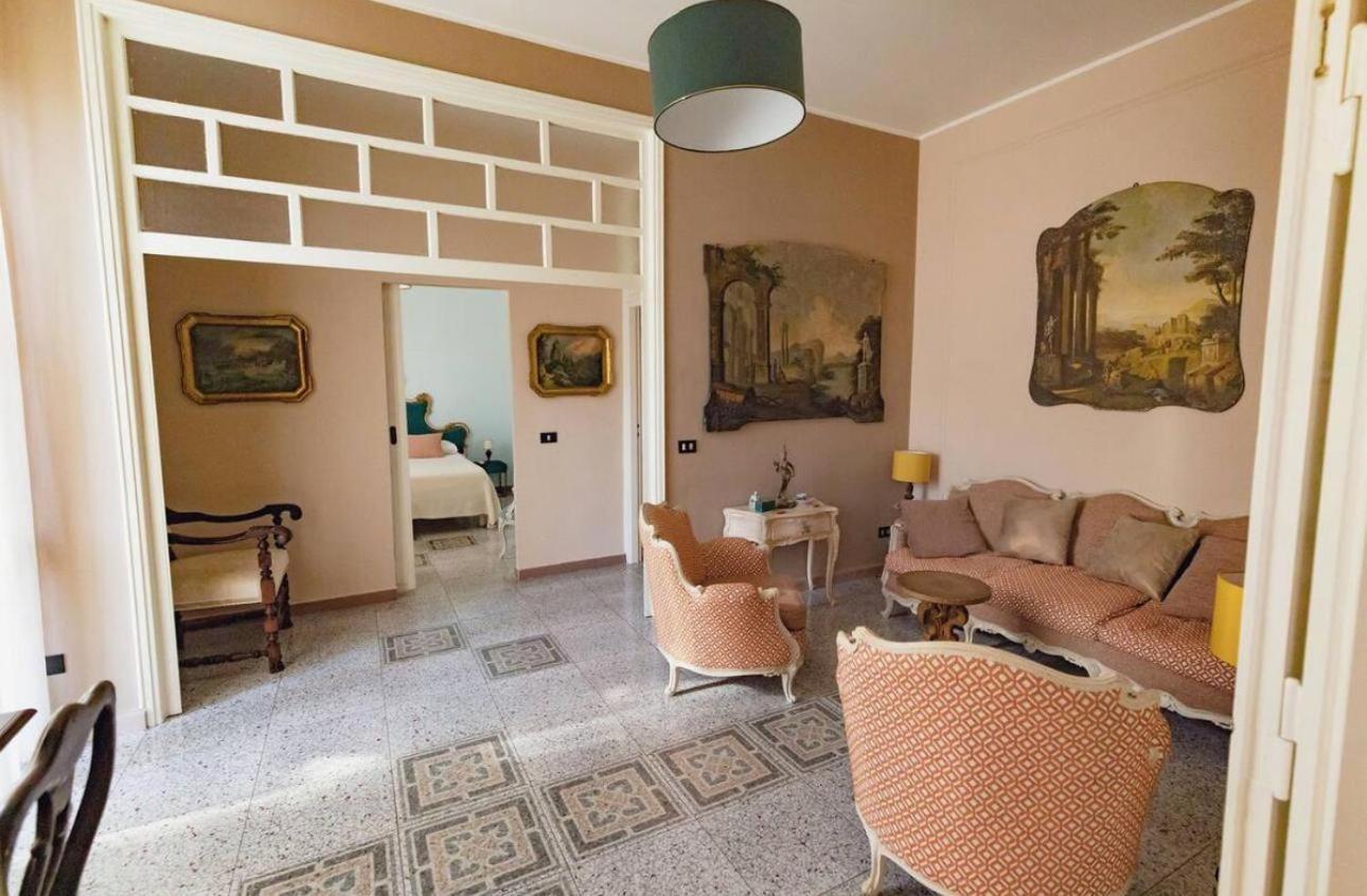 Luxury Suite Vitruvio 55 Formia Exterior foto